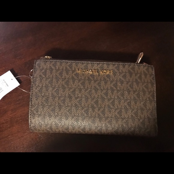 Michael Kors Handbags - MK wallet Michael Kors Handbags - MK wallet